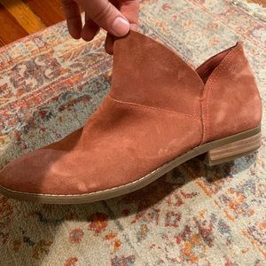 New American Eagle Red suede boots